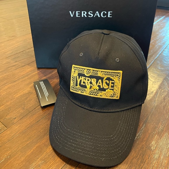 NWT Brand New Versace Black Logo Baseball Cap Women’s 57 - Picture 4 of 11